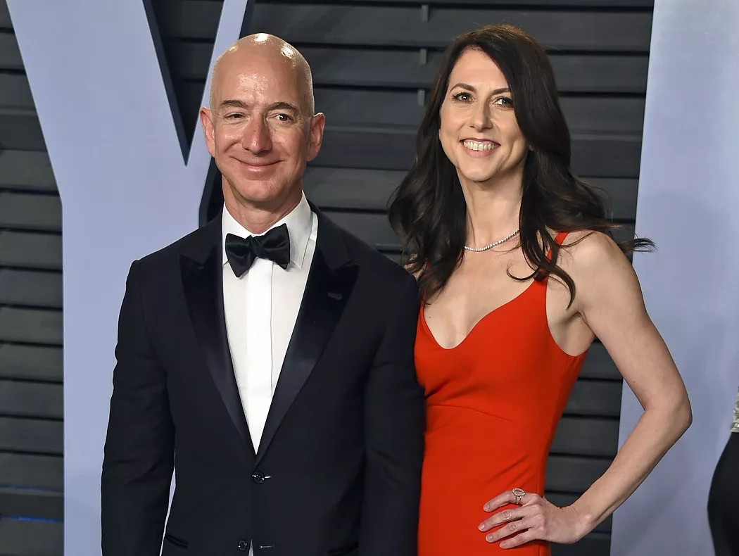 MacKenzie Bezos, exesposa del dueño de Amazon, donará la mitad de su fortuna