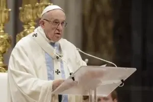 El papa Francisco llama a imitar la generosidad y humildad de los Reyes Magos