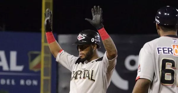 Estrellas y Leones provocan triple empate en la cima del béisbol dominicano