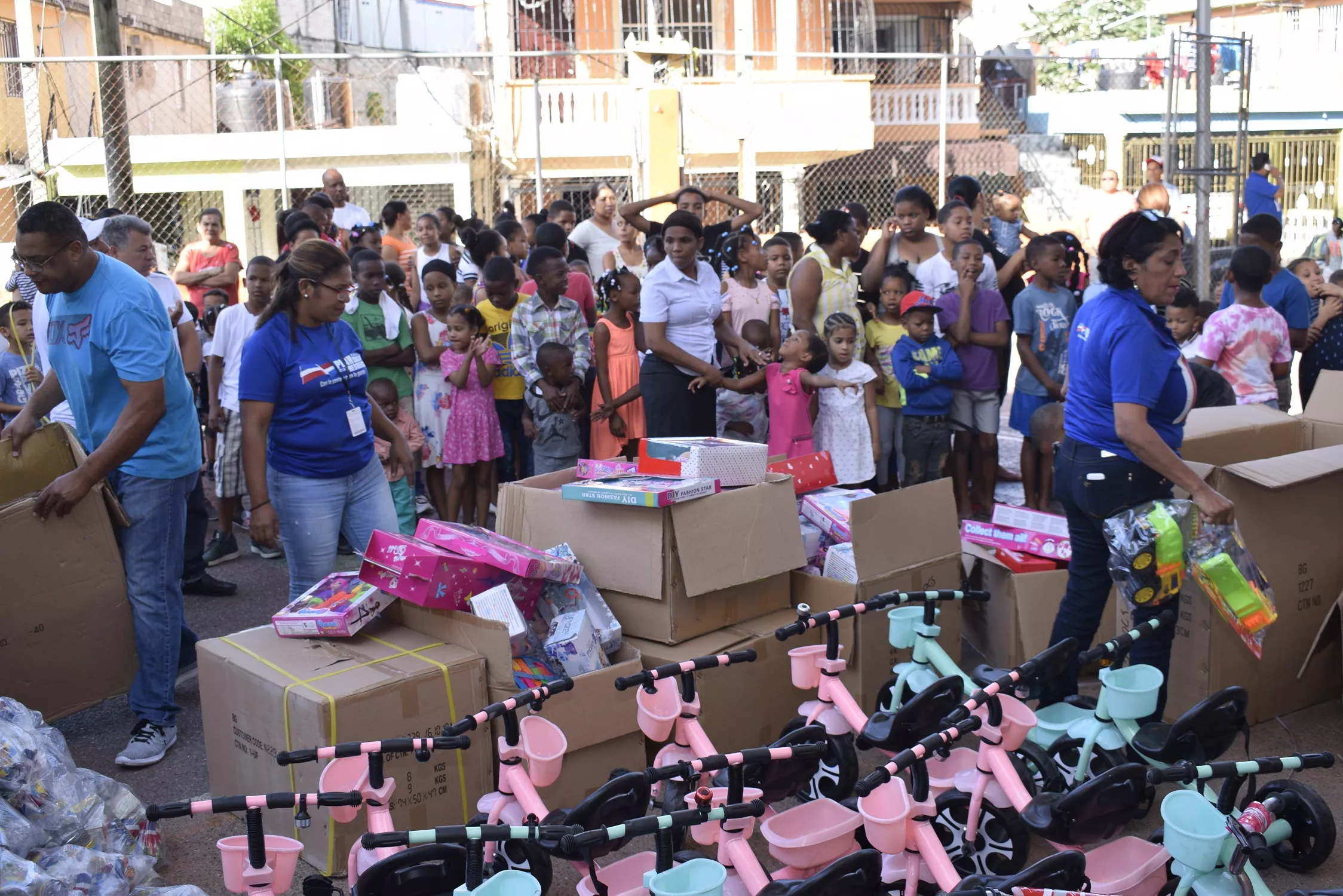 Distribuyen más de 300 mil juguetes a niños de escasos recursos