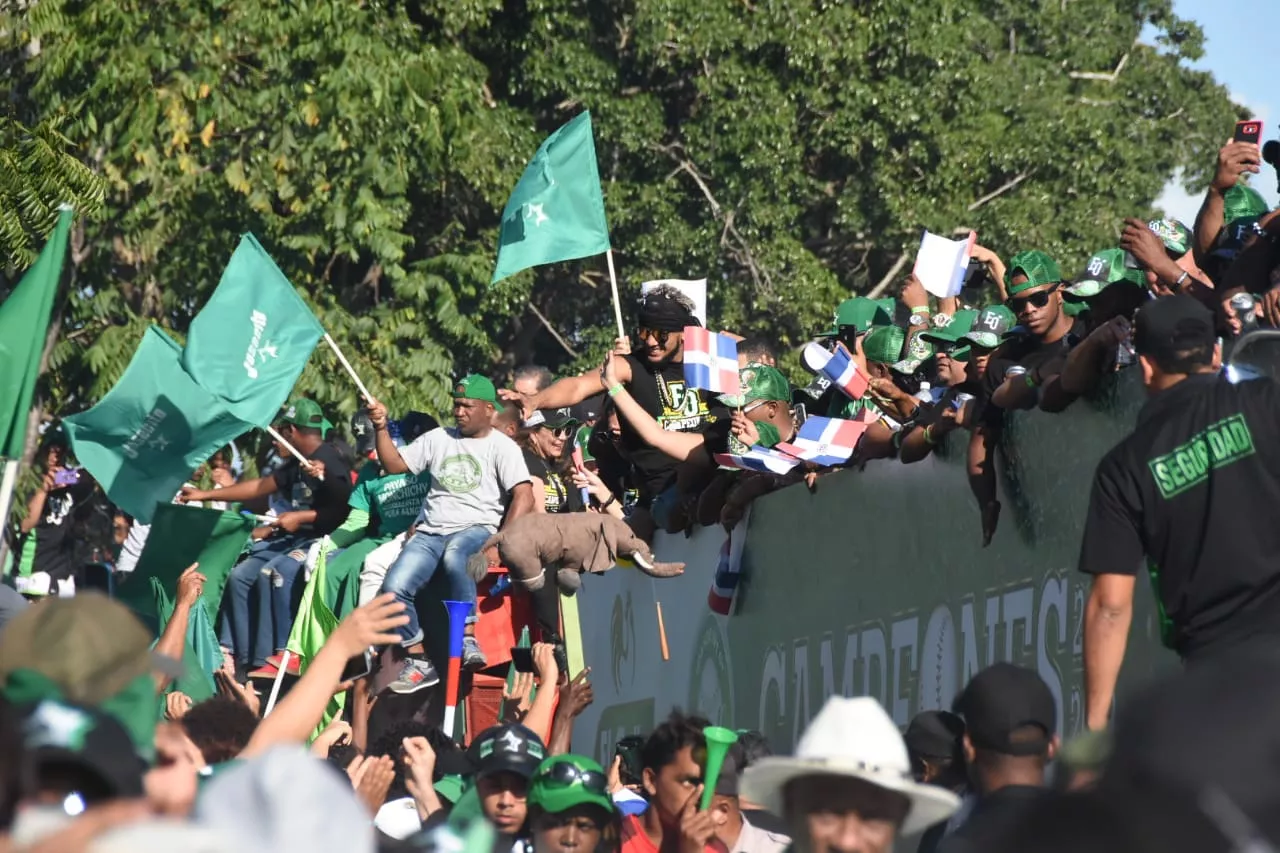 Estrellas Orientales realizan tradicional desfile de campeones en San Pedro de Macorís