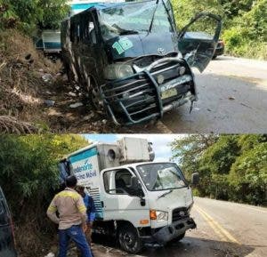 Dos heridos de gravedad al chocar camión con minibús en carretera Puerto Plata-Gaspar Hernández