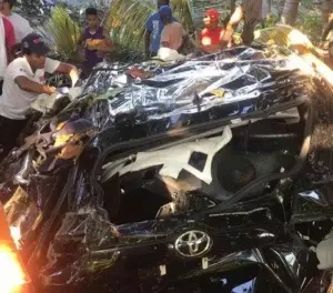 Accidente en la Autopista 30 de Mayo deja un muerto y un herido