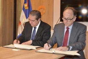 Iberia y MITUR renuevan acuerdo de cooperación para promocionar  República Dominicana