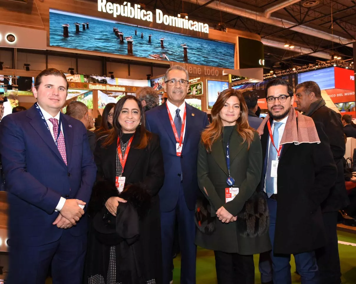 Banreservas promueve el turismo de RD en Fitur