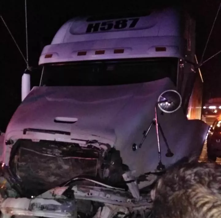 Choque entre carro y patana deja cinco muertos en carretera Baní-Azua