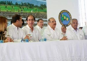 Danilo Medina entrega más de 2,900 títulos de propiedad en el Noroeste