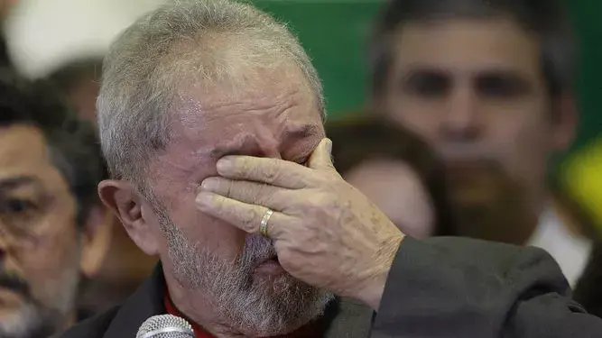 “Tengo la consciencia tranquila”, dice Lula al cumplir un año tras las rejas