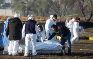 Sube a 79 la cifra de muertos al explotar toma clandestina de gasolina en México