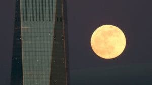 Las mejores imágenes del eclipse total de la «Superluna de sangre de lobo»