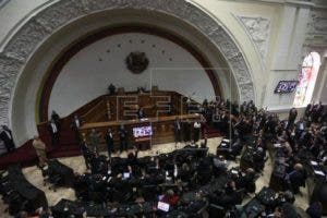 Parlamento declara usurpador a Maduro e incentivará no reconocer su mandato