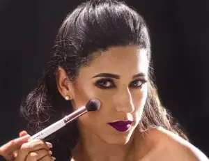 Jennifer Curiel: “Todas las pieles necesitan usar base antes del maquillaje”