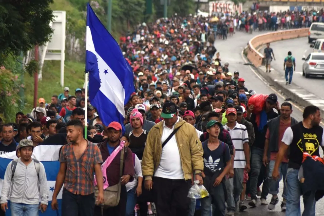 Caravana de migrantes es detenida en México