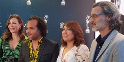 Luz  García y Jhoel López, los protagonistas de la alfombra roja de Premios Soberanos