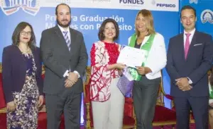 Entidades gradúan mujeres programa de empleabilidad