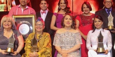 Entusiasmo en Premio Acroarte al Mérito