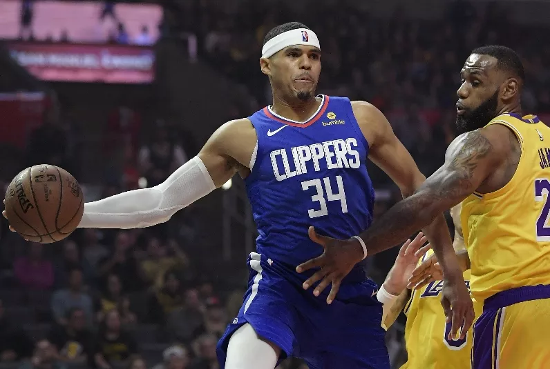 Clippers envían a Tobias Harris a Philadelphia en gran intercambio