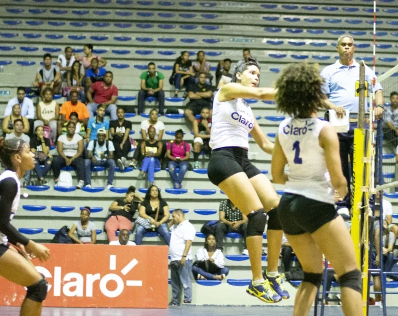 Universidades avanzan Copa Claro Voleibol