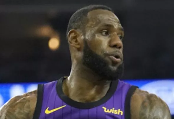 LeBron James  busca imitar al Jordan ‘dueño de equipo’