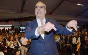 Abinader: “Debemos decidir si continúa la fiesta del despilfarro y la deficiencia, o hacemos reformas serias”