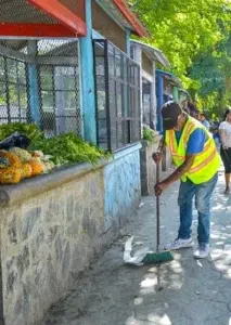 Cabilo DN acondiciona mercado de Guandules