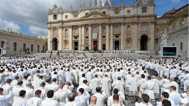 «El Vaticano es una organización gay»: el polémico libro que dice desvelar la «corrupción y la hipocresía» en el corazón de la Iglesia católica