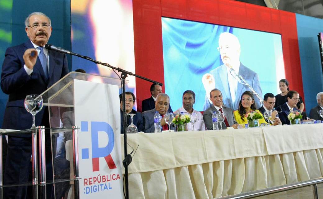 Danilo Medina afirma República Digital prepara a las generaciones para sobrevivir en era tecnológica