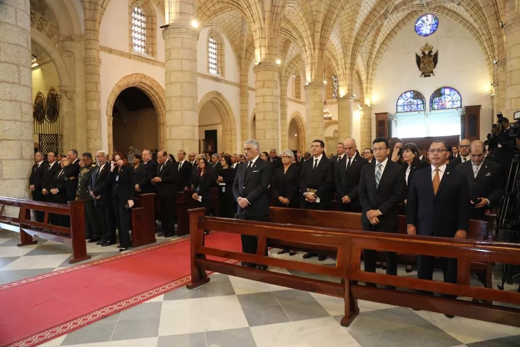 16. El Te Deum por el 175 aniversario de la Independencia fue realizado en la Catedral Primada de América.