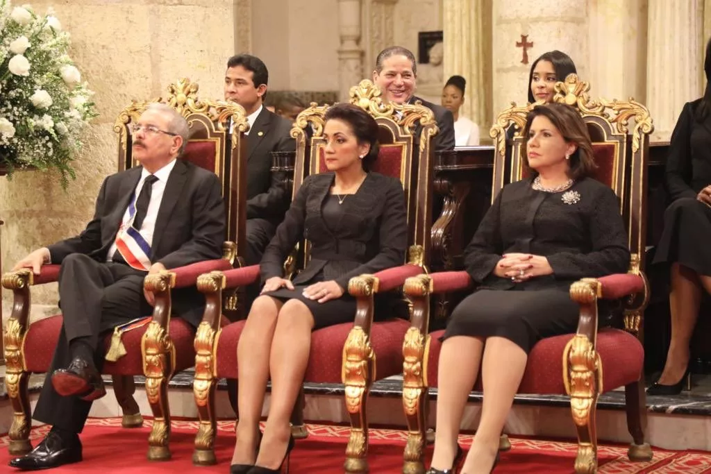 15. El presidente Danilo Medina asistió al Te Deum junto a la primera dama Cándida Montilla y la vicepresidenta Margarita Cedeño.