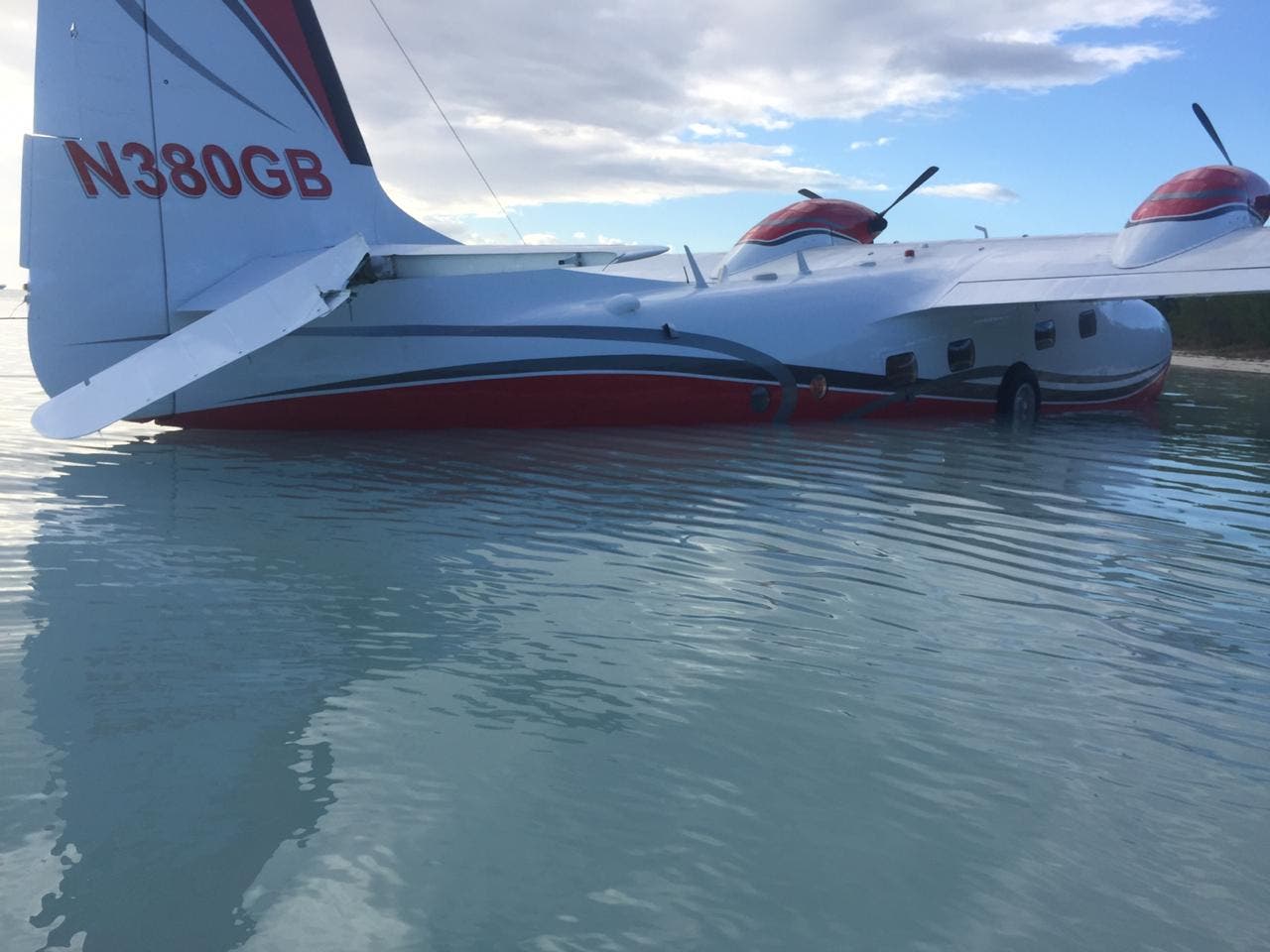 Se accidenta un hidroplano al despegar en playa de Bávaro; ocupantes salen ilesos