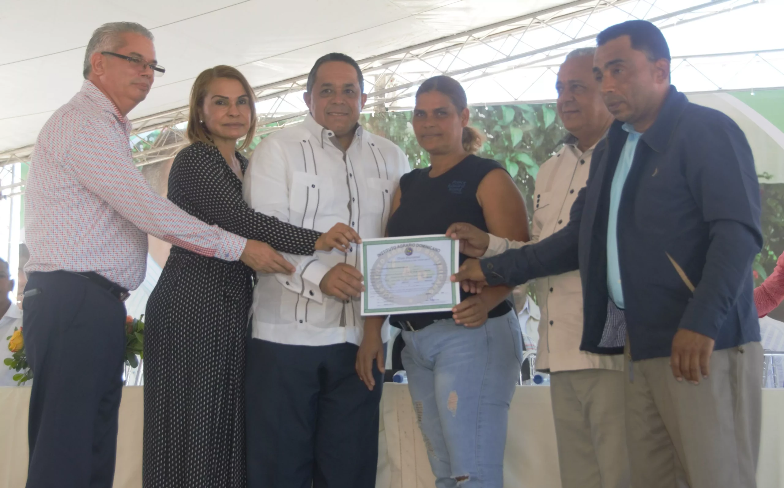 IAD entrega dos nuevos asentamientos en Montecristi