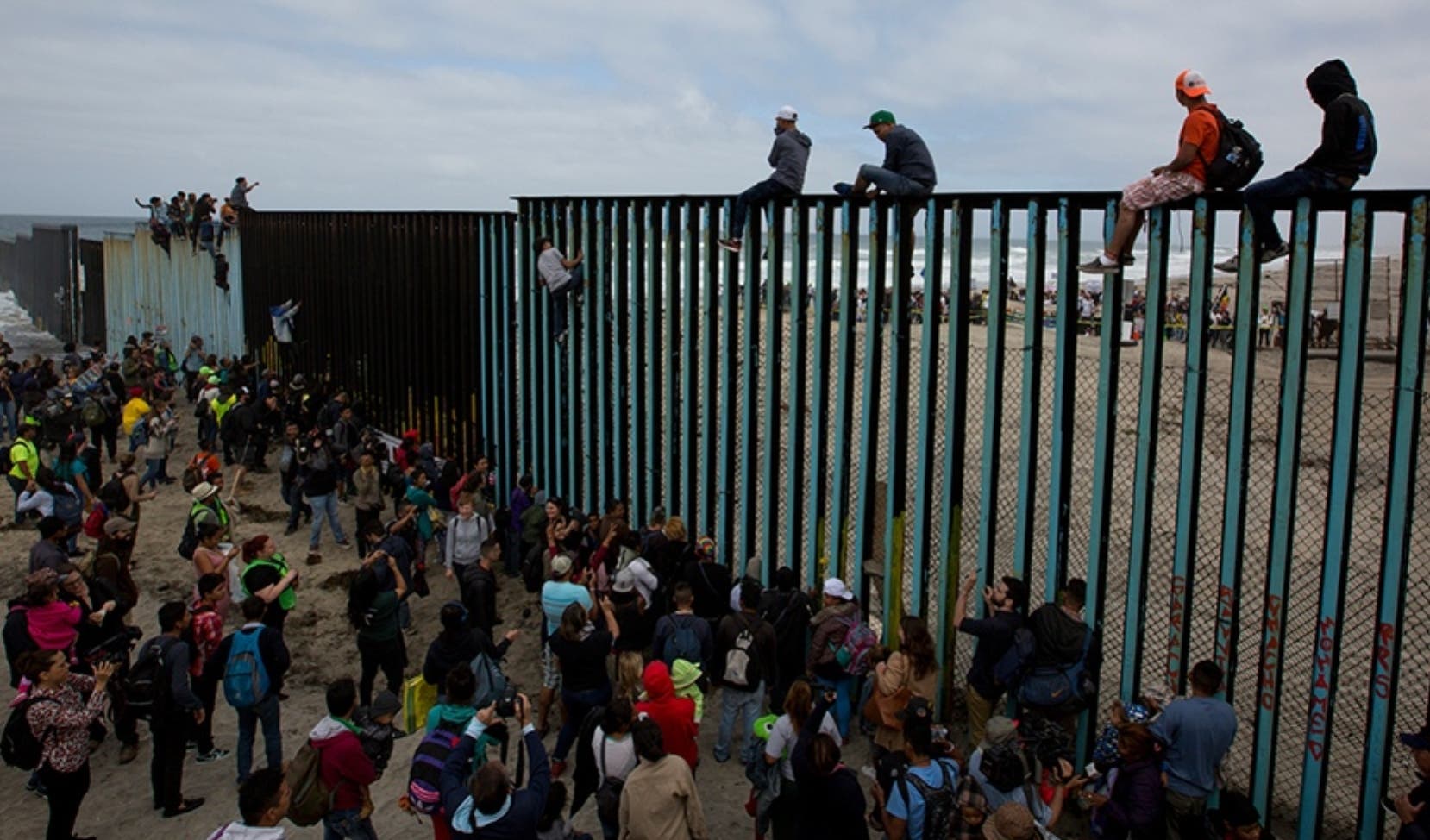 Acnur pide a las naciones del mundo «no construir muros» contra migrantes