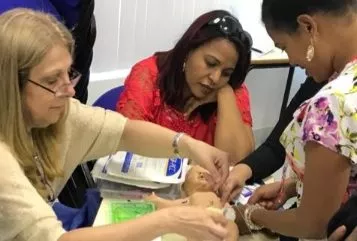 Profesionales son capacitados en cuidado neonatal