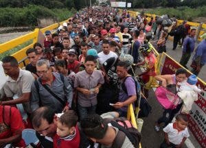 Senadores piden a Donald Trump  apoyo migratorio a los venezolanos