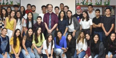 El colegio Ashton School imparte taller de debate