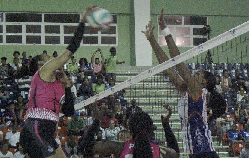 Caribeñas y Mirador a la final de torneo de voleibol el domingo