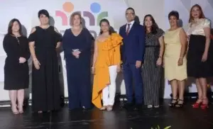 Adoarh celebra gala por sus 30 años