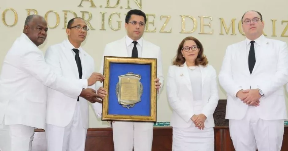 28_sociales_29_7p01 28_sociales_29_7p01