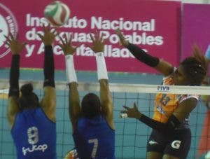 Las Caribeñas vencen las Guerreras en voli