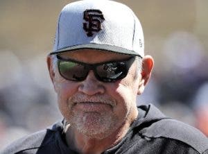 Bruce Bochy deja el retiro para dirigir Rangers