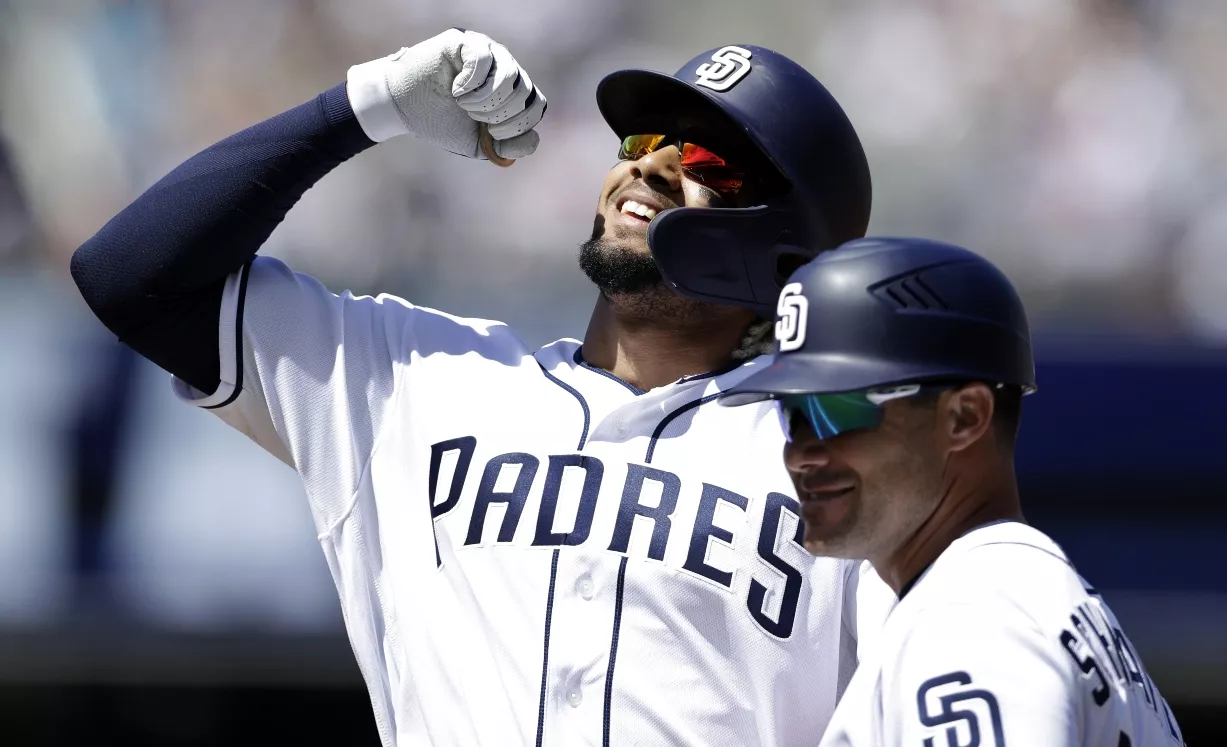 Tatis Jr. es apadrinado por Machado y Hosmer