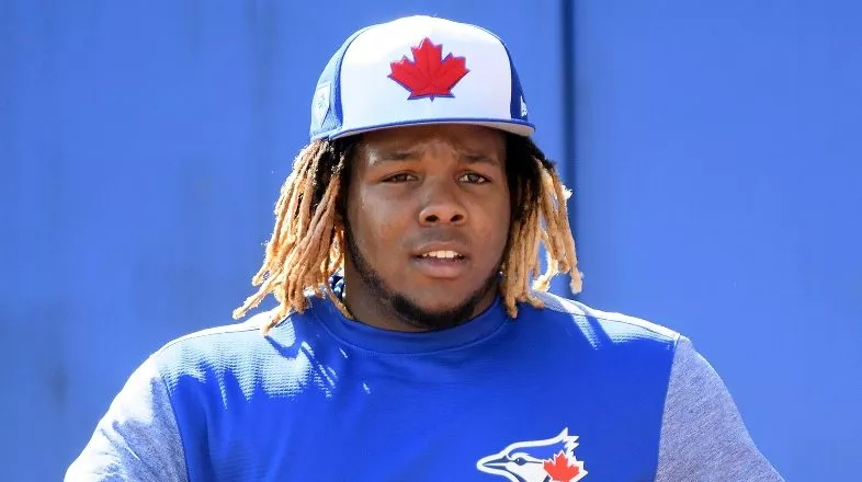 Vlad Jr. fuera 3 semanas por un tirón en oblicuo