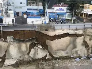 Colapsa un tramo de la avenida Juan Pablo Duarte en Santiago