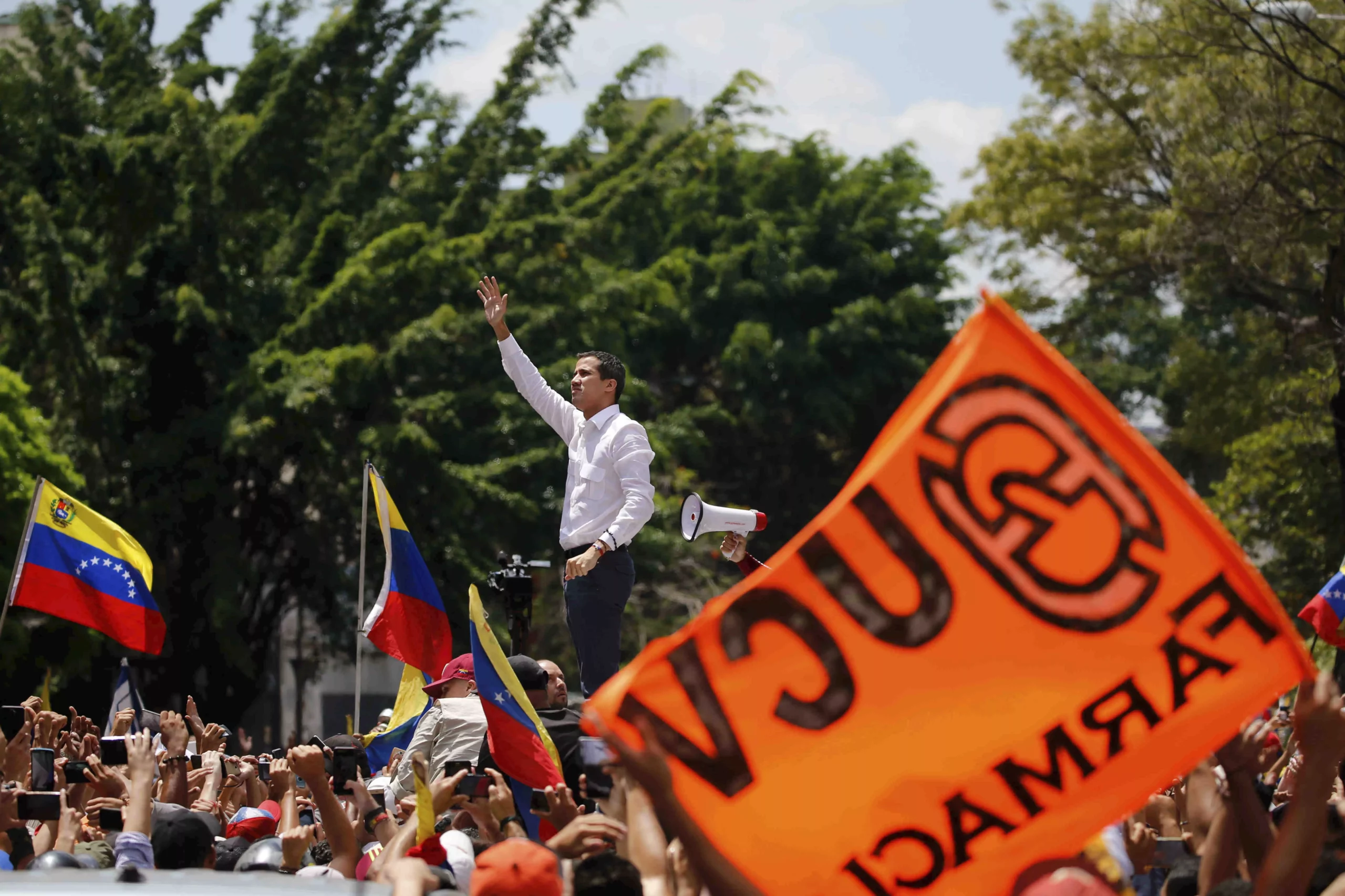 Guaidó anuncia gira y gran manifestación para reclamar el poder en Venezuela