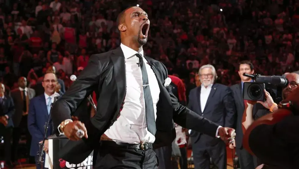 Miami Heat retira la camiseta de Chris Bosh