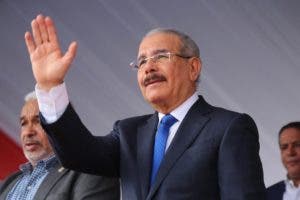 Danilo Medina encabeza Desfile Cívico Militar en conmemoración de la Batalla del 30 de marzo