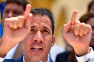 Guaidó dice que una “cooperación” militar extranjera no sería “intervención»