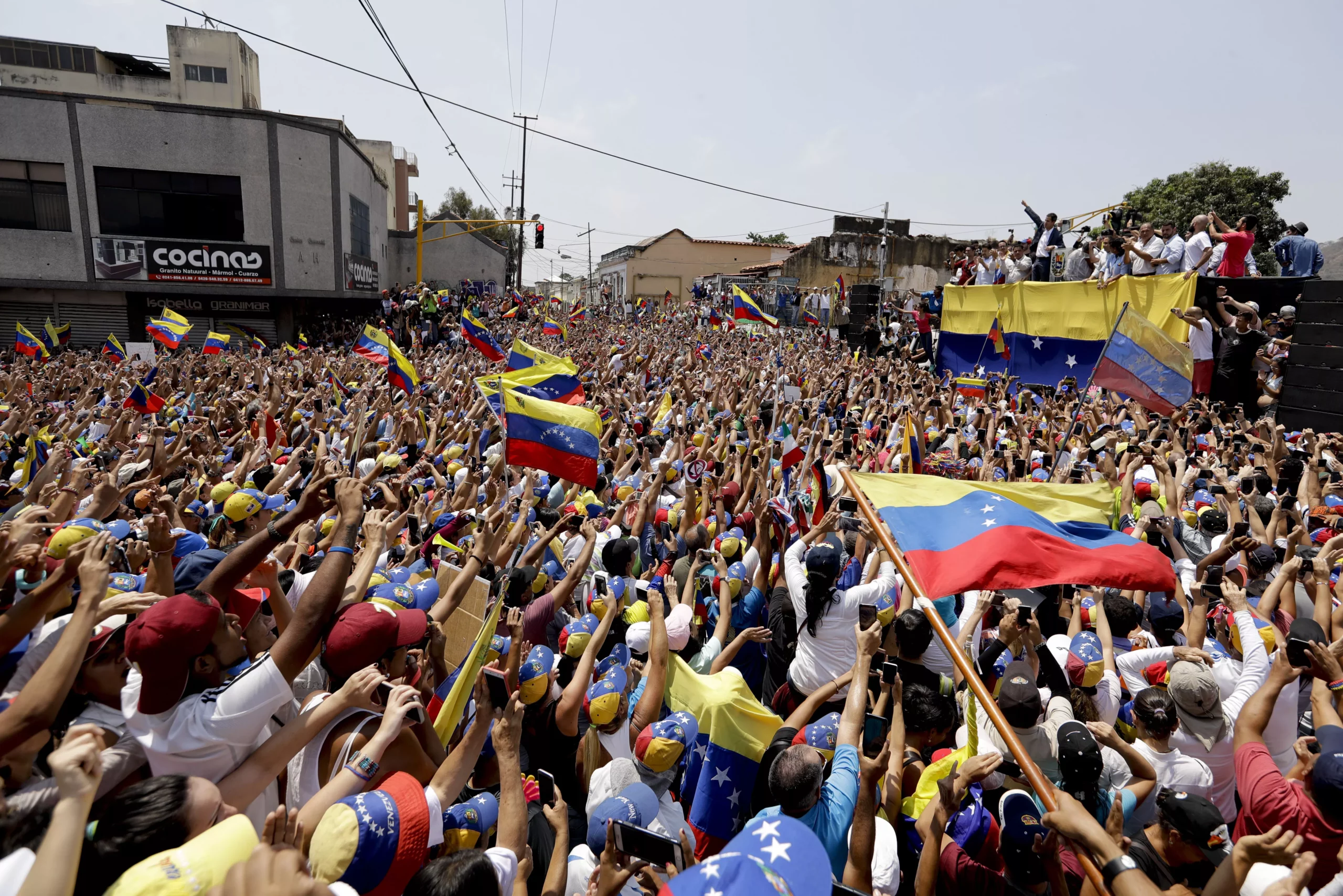 Oposición en Venezuela lanza nueva ola de protestas