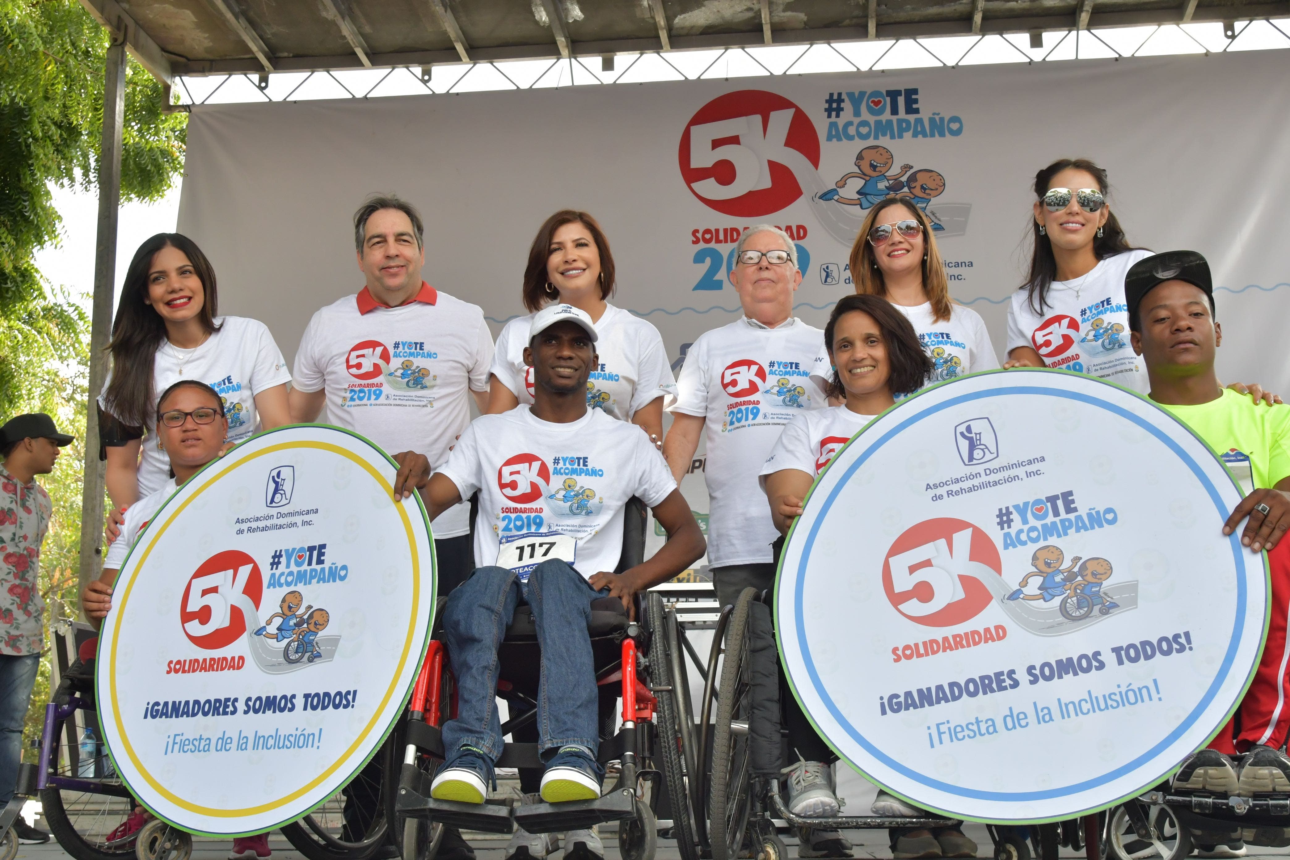 Atletas con discapacidad participan en los 5K de la Solidaridad