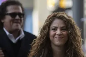 Shakira y Carlos Vives niegan que plagiaran “La bicicleta»